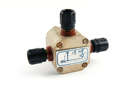 Прибор для поверки аттенюаторов Д1-13А купить по низкой цене | МАКСПРОФИТ Прибор для поверки аттенюаторов Д1-13А купить по низкой цене | МАКСПРОФИТ